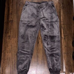 Woman’s Gray Jogger Pants